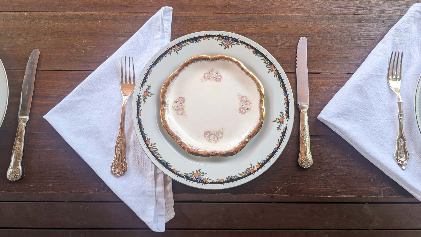 Vintage Table Settings (per 10 people)