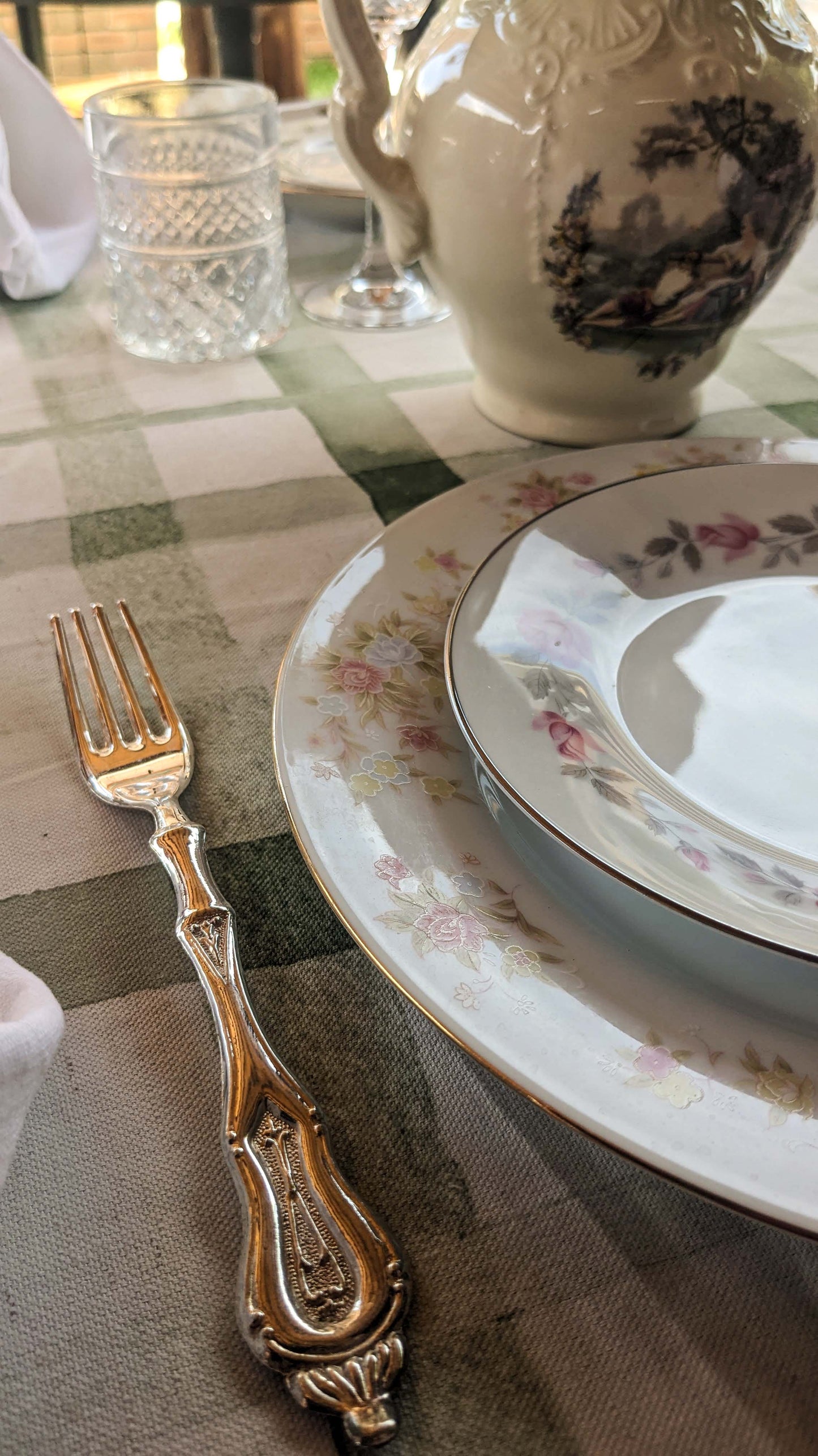 Vintage Table Settings (per 10 people)