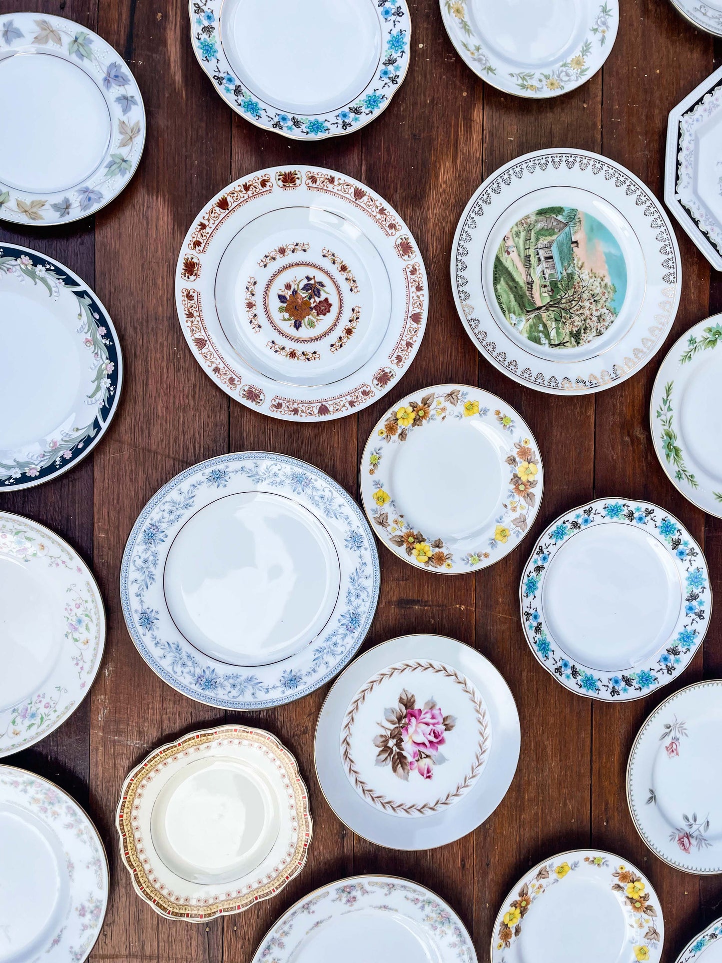 Vintage Table Settings (per 10 people)