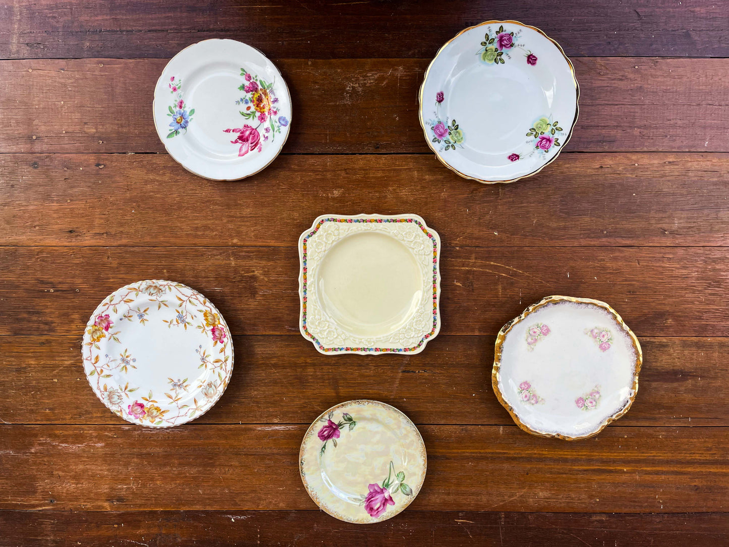 Vintage Table Settings (per 10 people)